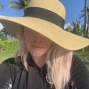 Meet your Posher, Brenda